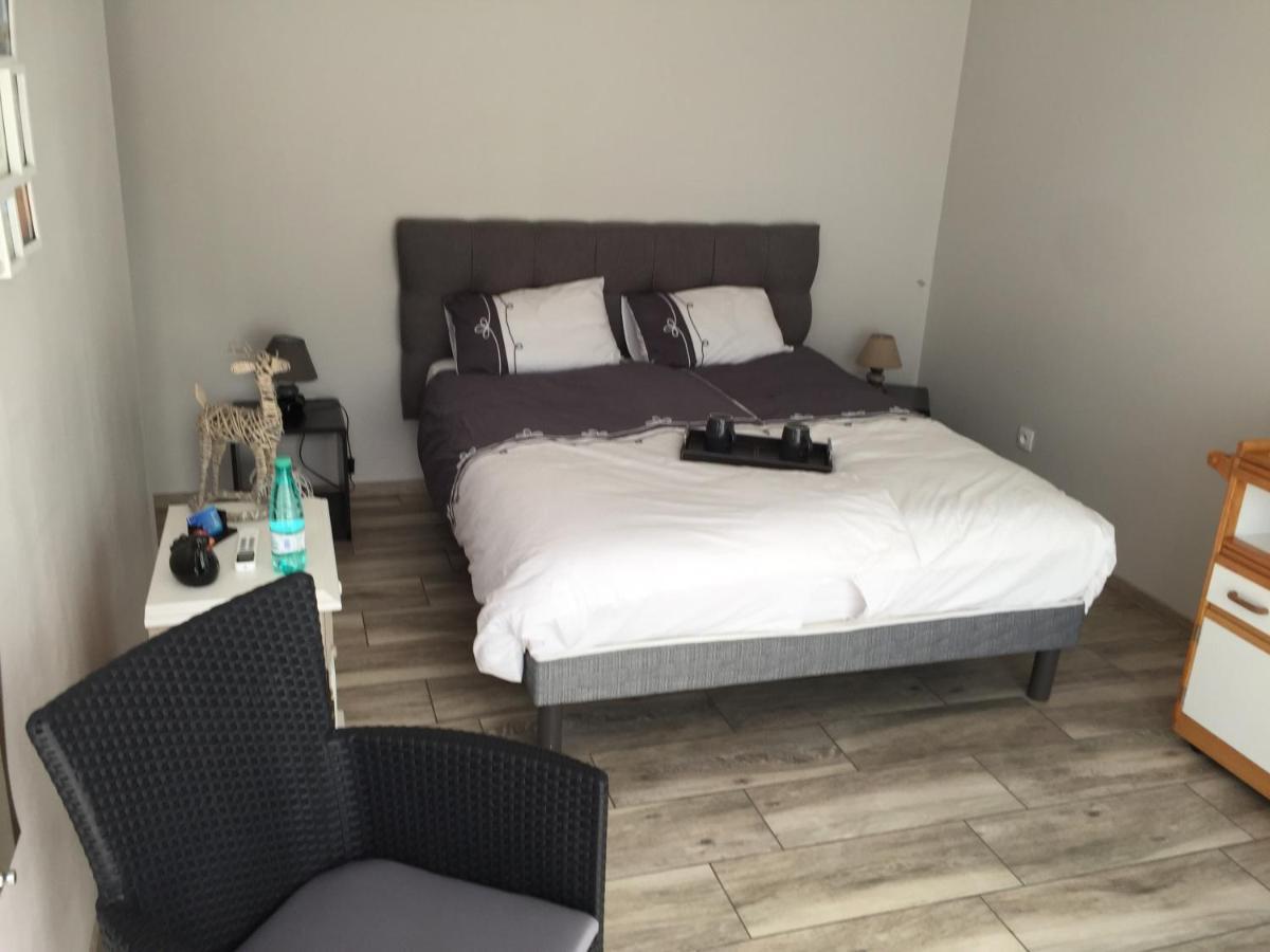 Alaguyauder Le Studio Chatillon-sur-Broue Exteriér fotografie